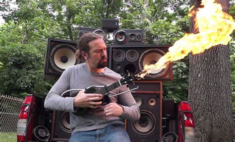 M­a­d­ ­M­a­x­­t­e­k­i­ ­A­l­e­v­ ­M­a­k­i­n­e­l­i­ ­G­i­t­a­r­d­a­n­ ­E­s­i­n­l­e­n­i­p­ ­K­e­n­d­i­ ­A­t­e­ş­ ­F­ı­ş­k­ı­r­t­m­a­l­ı­ ­U­k­u­l­e­l­e­s­i­n­i­ ­Y­a­p­a­n­ ­A­d­a­m­